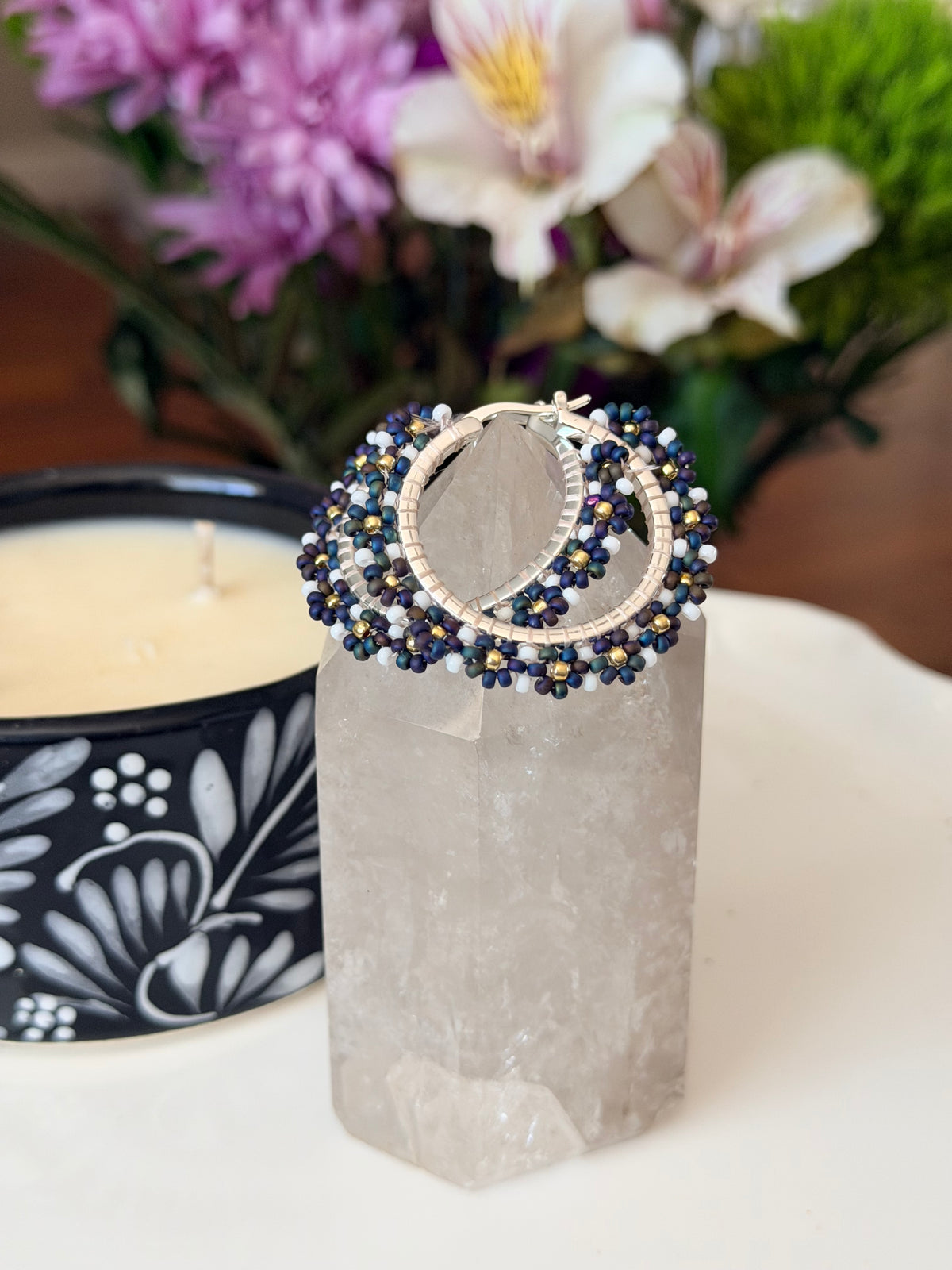 Hoop Earrings in Silver and Dark Blue.