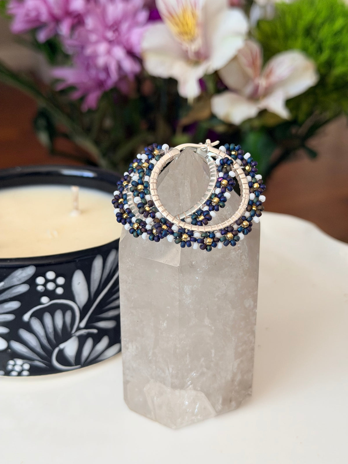 Hoop Earrings in Silver and Dark Blue.