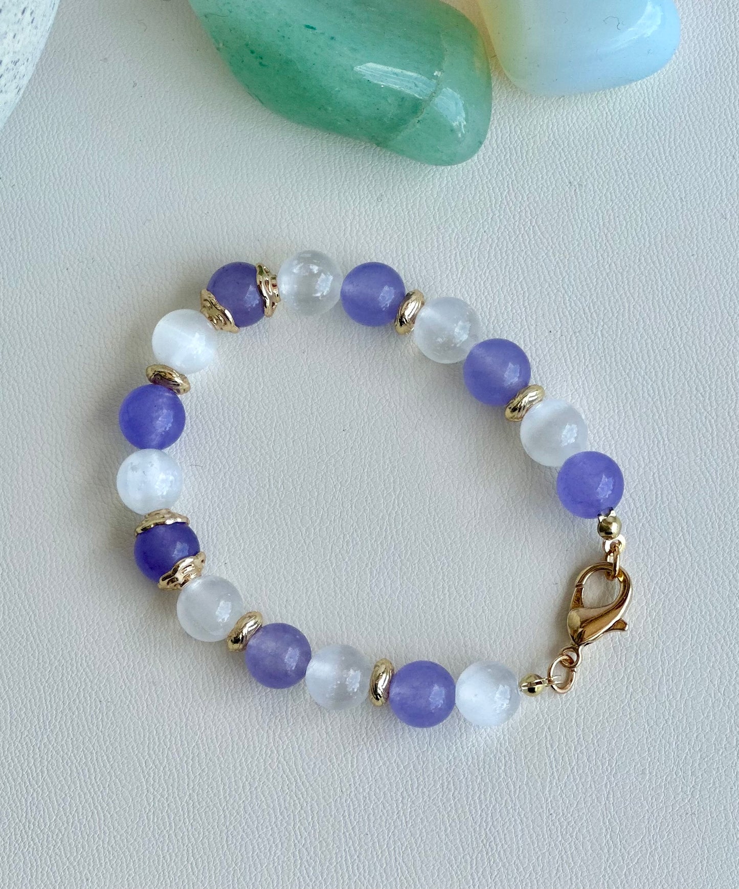 Bracelet in Lavender and Clear Quartz Gemstones