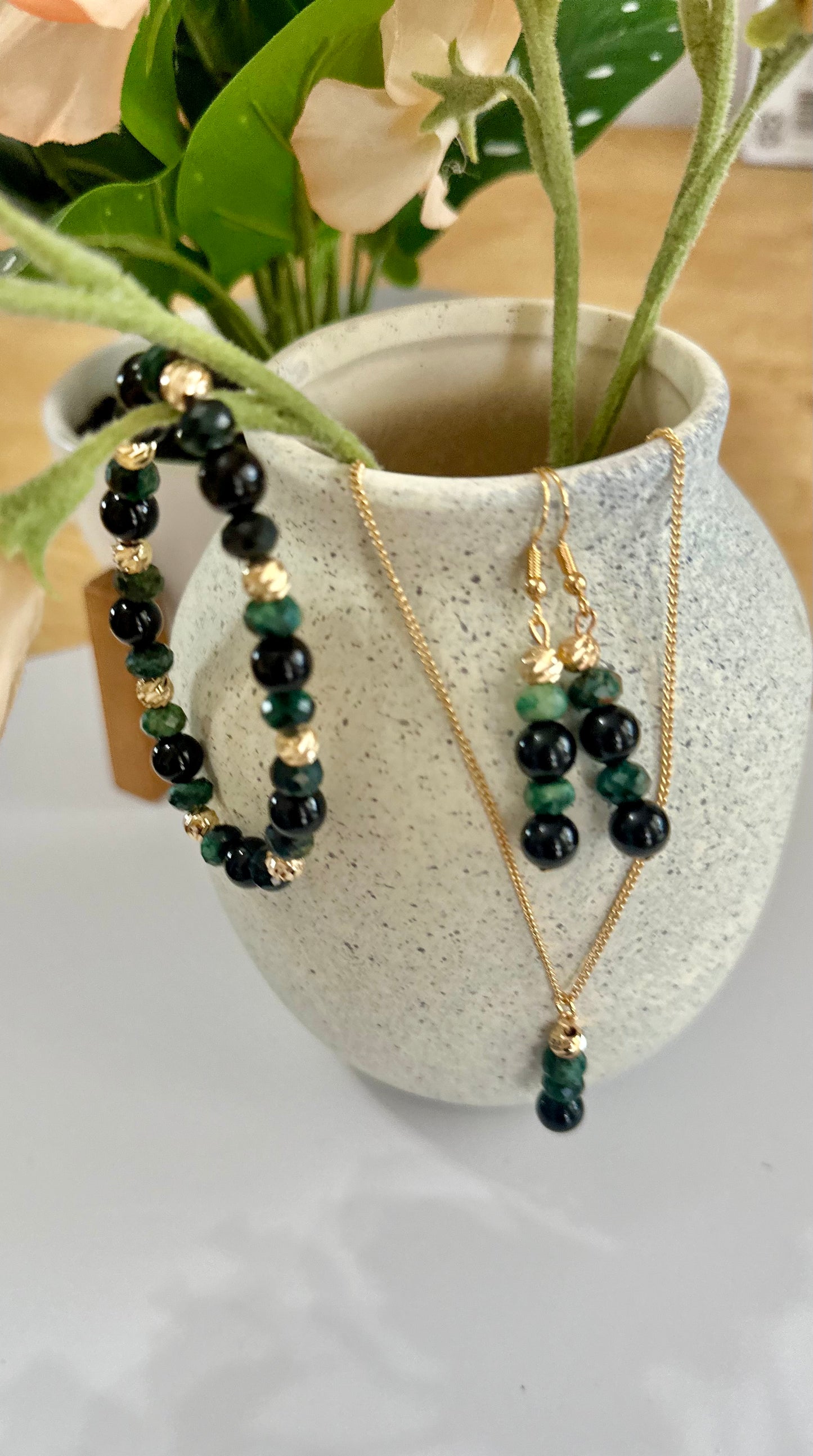 Jewelry Set (3 pieces) in Black and Green