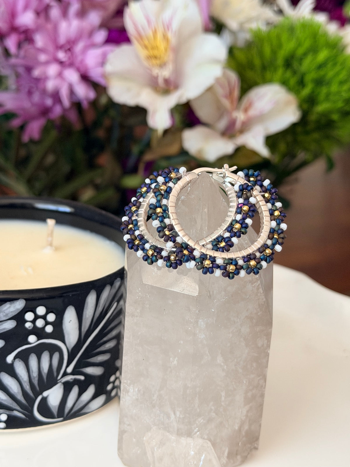 Hoop Earrings in Silver and Dark Blue.