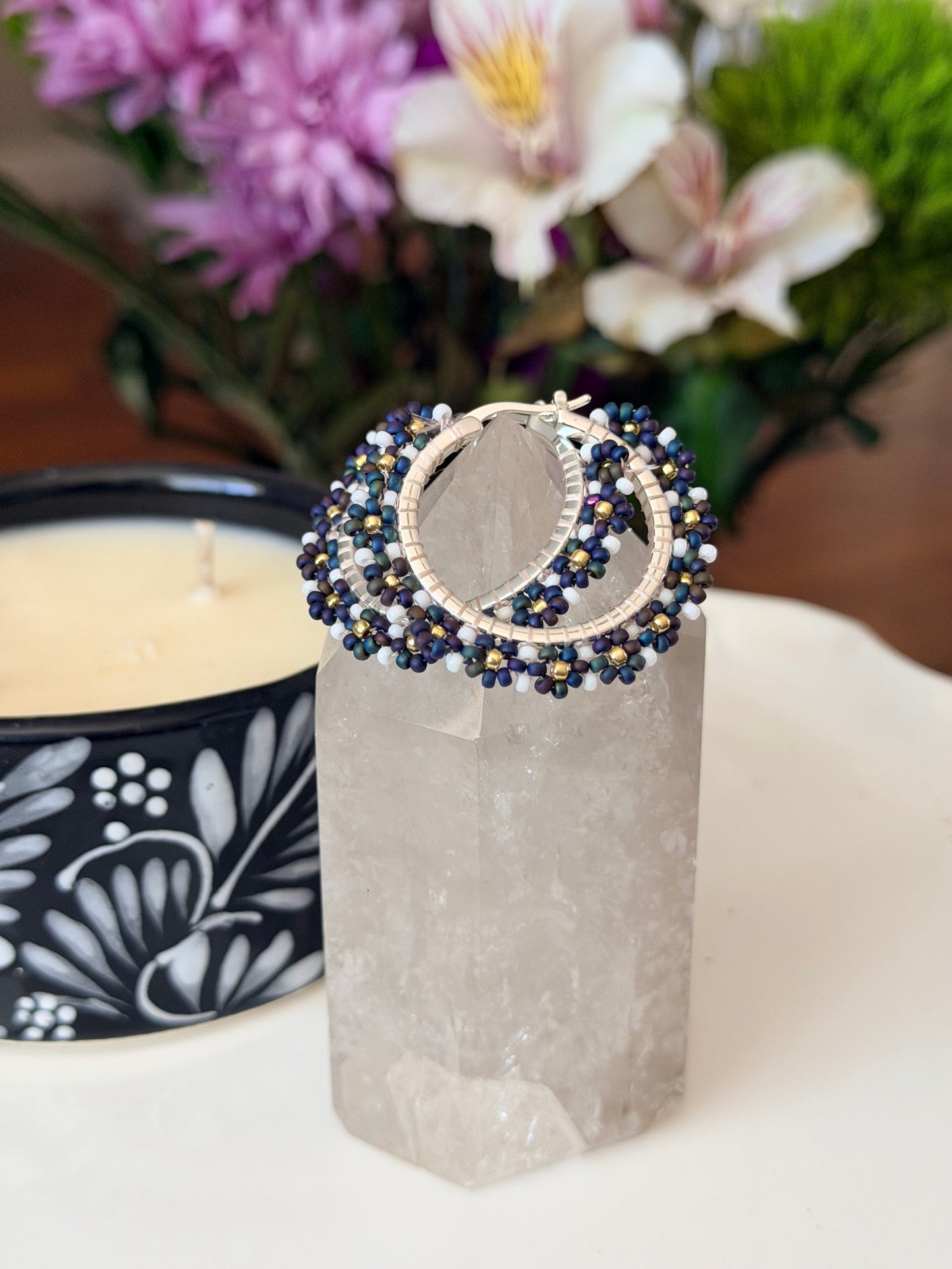 Hoop Earrings in Silver and Dark Blue.