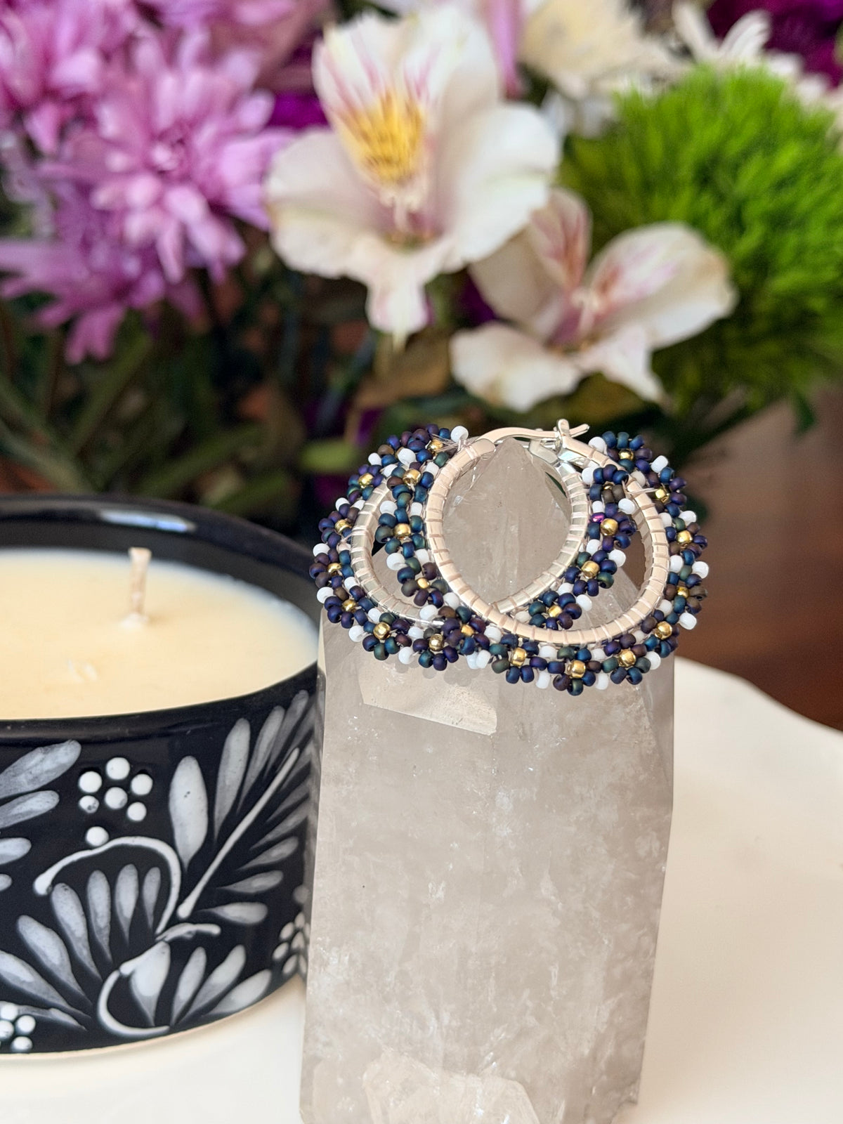 Hoop Earrings in Silver and Dark Blue.