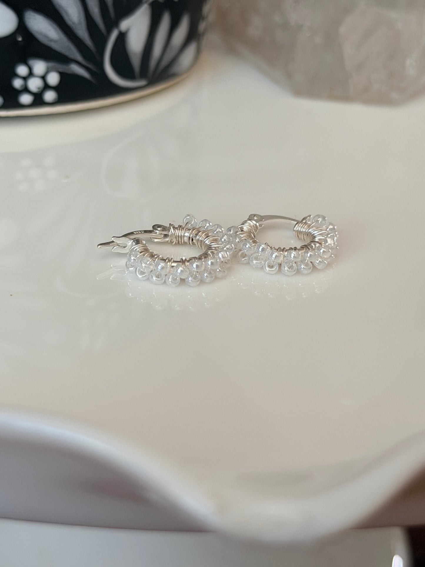 Hoop Earrings (mini) in White and Silver.